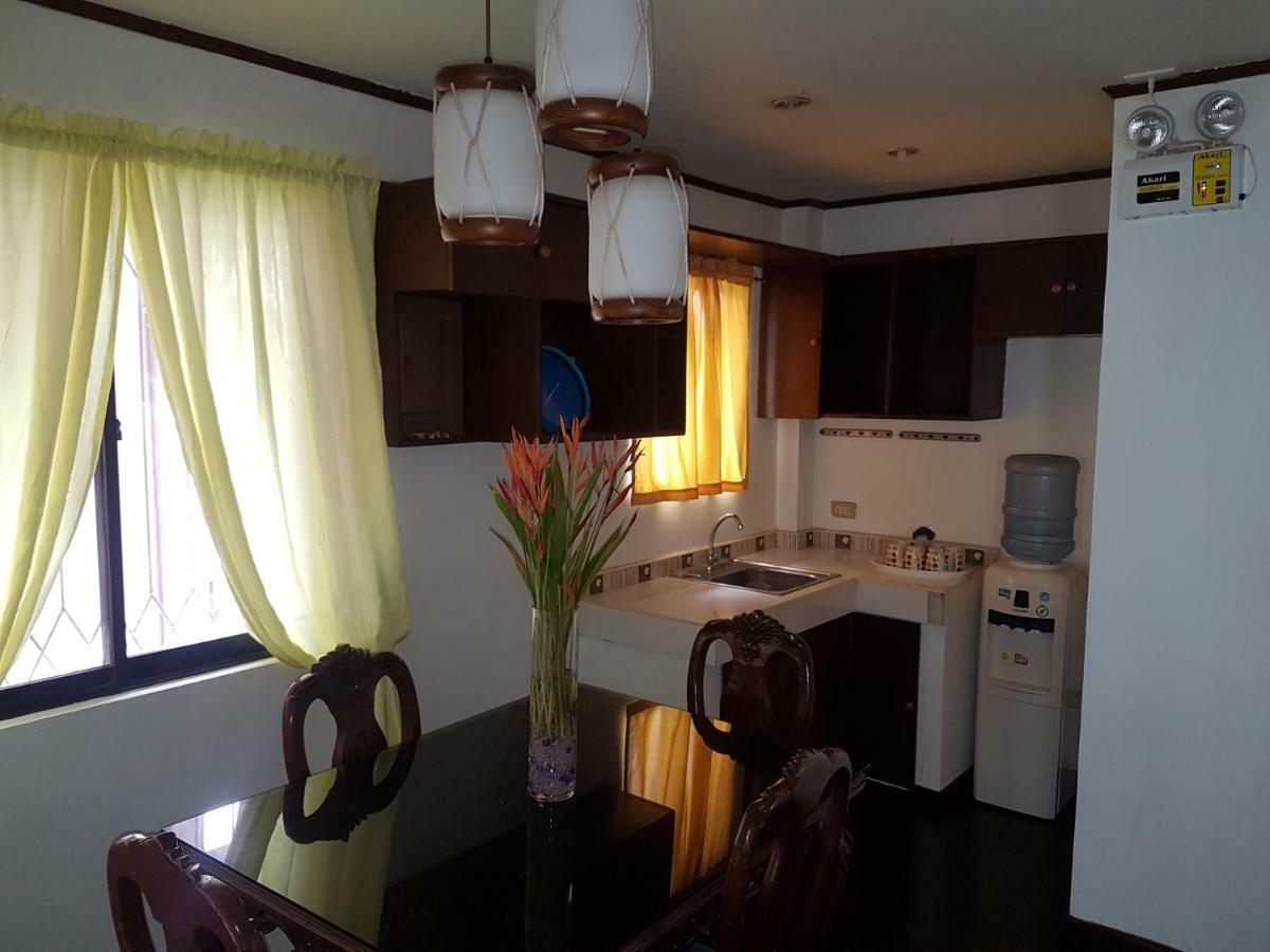 Joyful Island Hostel Lapu-Lapu City Esterno foto